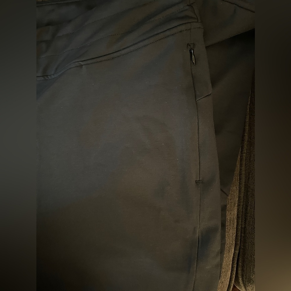 New TBY Men’s Athletic Joggers – Black – Lightweight & Stretchy - Picture 4 of 7